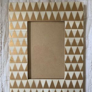 Gold and White 4 x 6 Frame